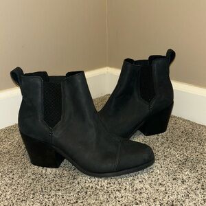 TOMS Everly Black Nubuck Heeled Boot Size: Women’s US 9.5